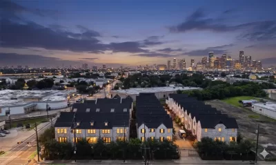 2BR Townhouse for Sale in Houston, TX