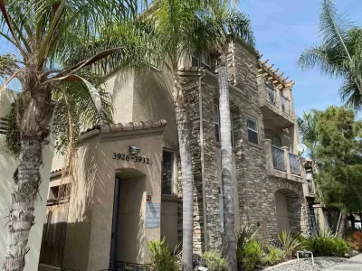 2BR Townhouse for Rent in San Diego, CA