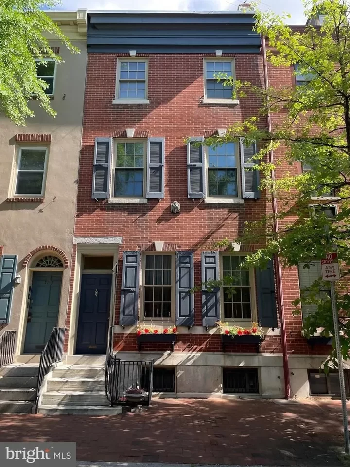 6BR Townhouse for Sale in Philadelphia, PA