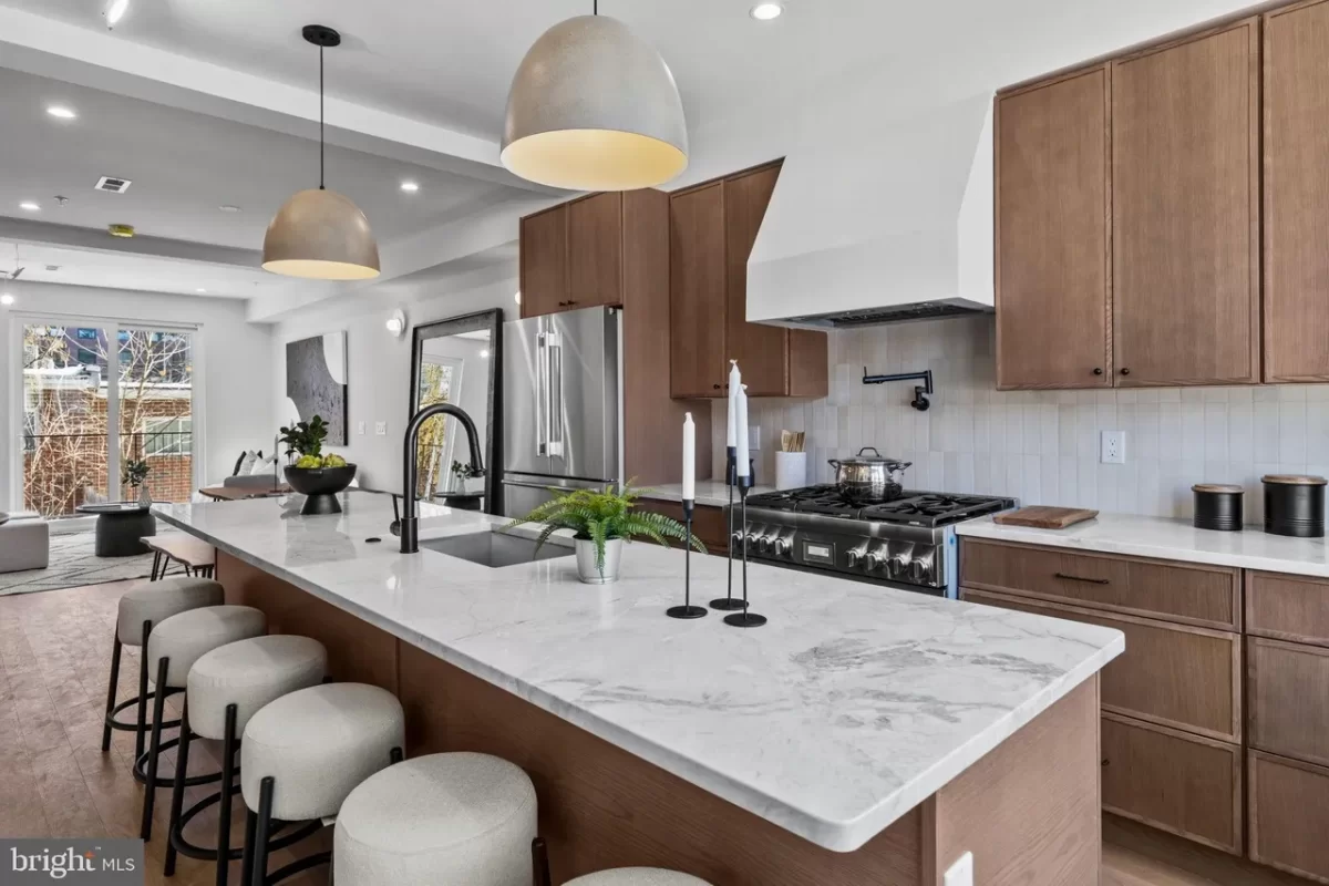 4BR Townhouse for Sale in Philadelphia, PA