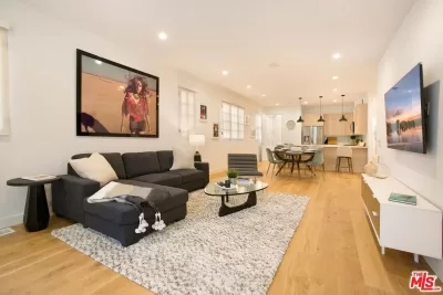 2BR Townhouse for Rent in Los Angeles, CA