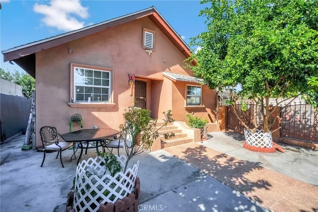 6BR Multi-Family for Sale in Los Angeles, CA