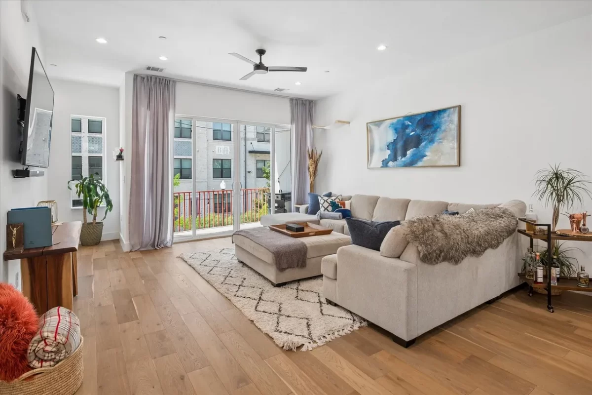 3BR Townhouse for Rent in Dallas, TX