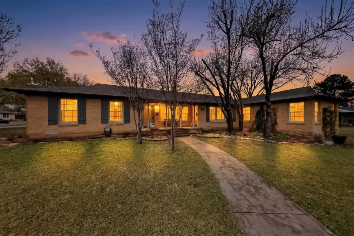 2BR House for Rent in Dallas, TX