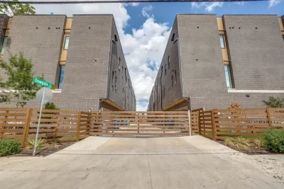 3BR Townhouse for Sale in Dallas, TX