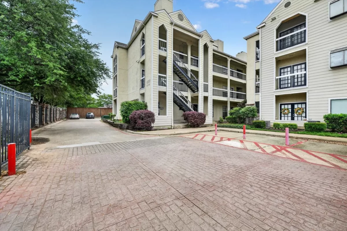 2BR Condo for Sale in Dallas, TX