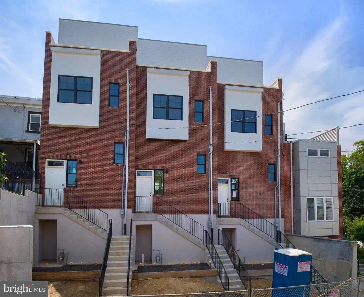 3BR Townhouse for Sale in Philadelphia, PA