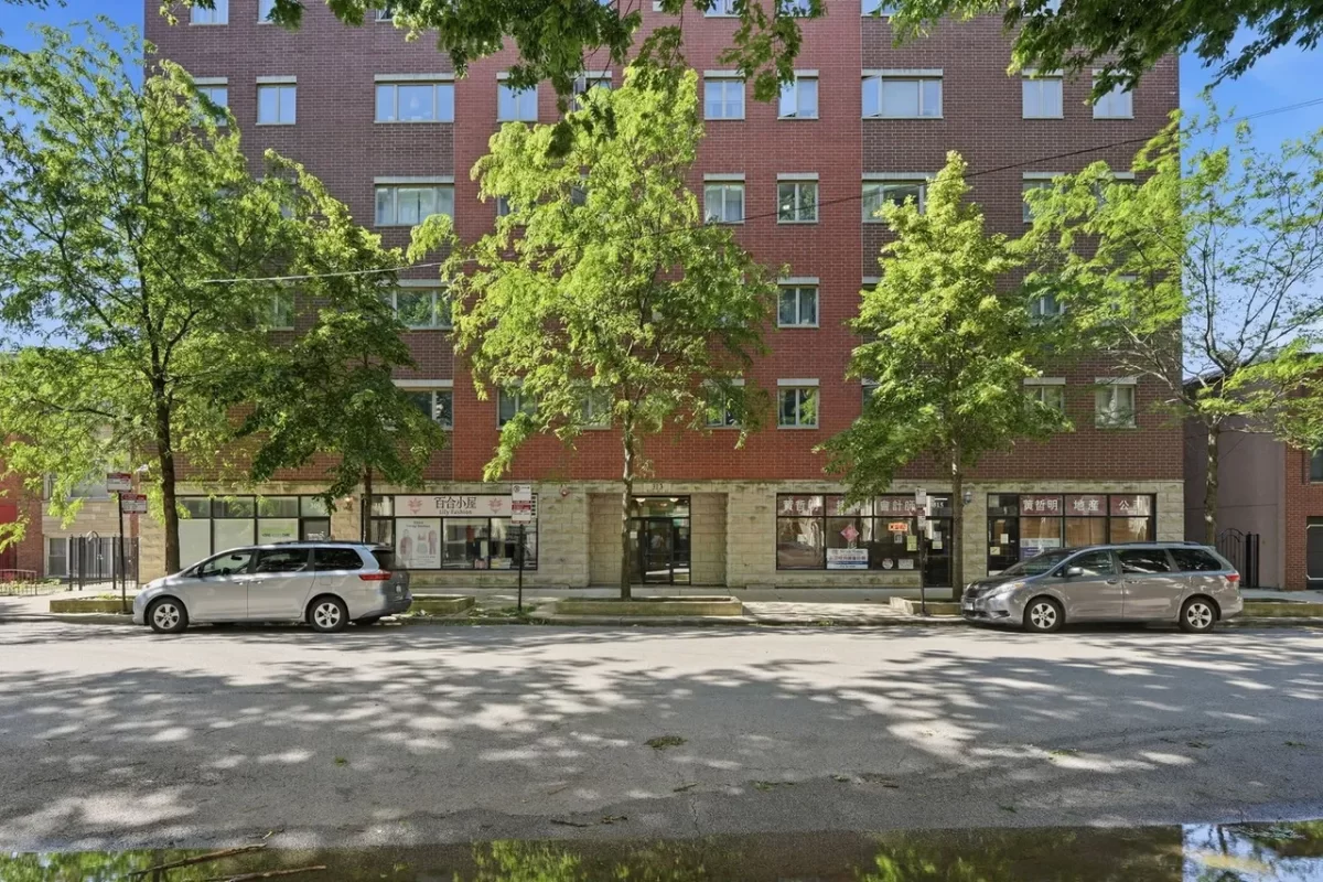 3BR Condo for Sale in Chicago, IL