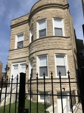 3BR House for Rent in Chicago, IL