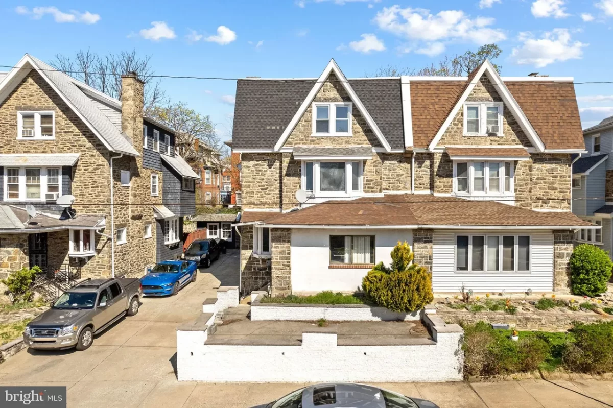 5BR Townhouse for Sale in Philadelphia, PA