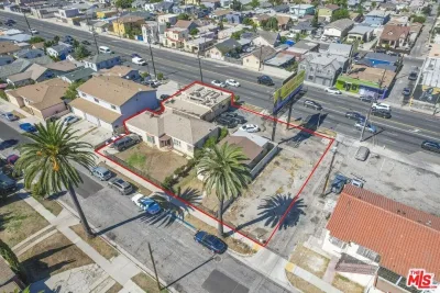 5BR Multi-Family for Sale in Los Angeles, CA