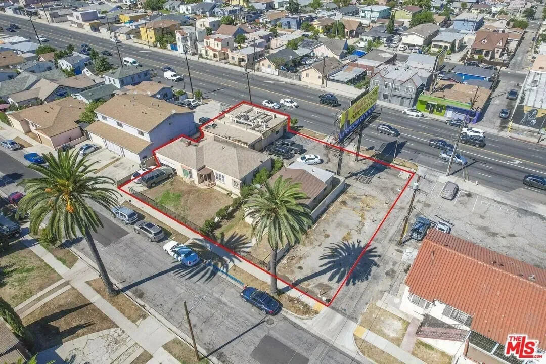 5BR Multi-Family for Sale in Los Angeles, CA