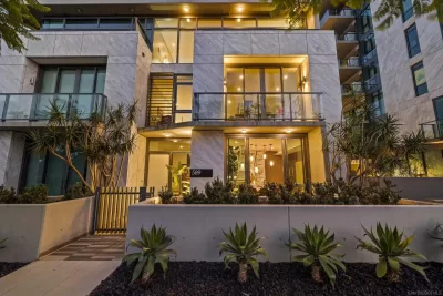 2BR Townhouse for Sale in San Diego, CA