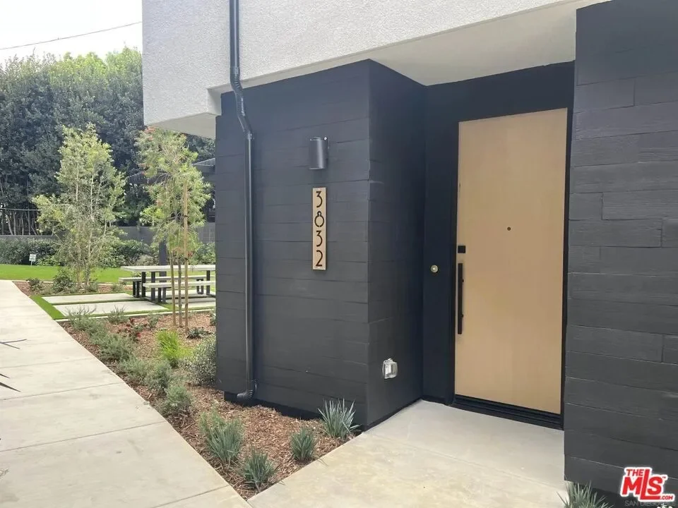 3BR House for Sale in Los Angeles, CA