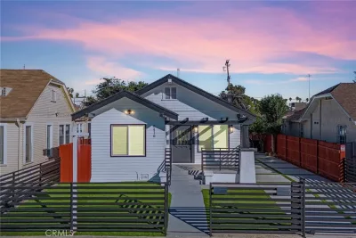 3BR Multi-Family for Sale in Los Angeles, CA