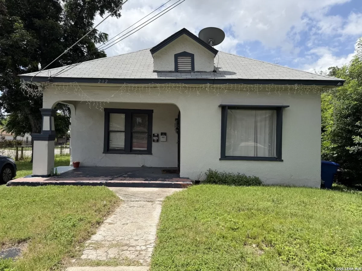 2BR House for Rent in San Antonio, TX
