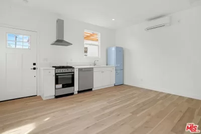 Townhouse for Rent in Los Angeles, CA