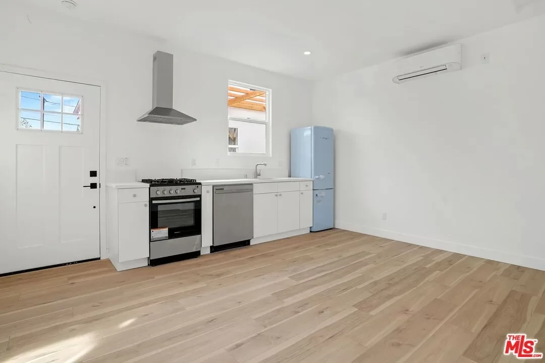 Townhouse for Rent in Los Angeles, CA