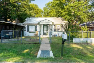 2BR House for Sale in Dallas, TX
