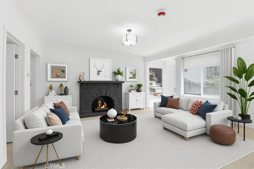 5BR Multi-Family for Sale in Los Angeles, CA