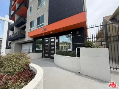 2BR Condo for Rent in Los Angeles, CA
