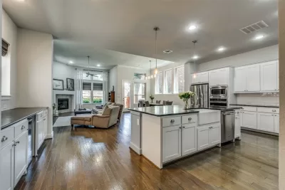 4BR House for Sale in Dallas, TX