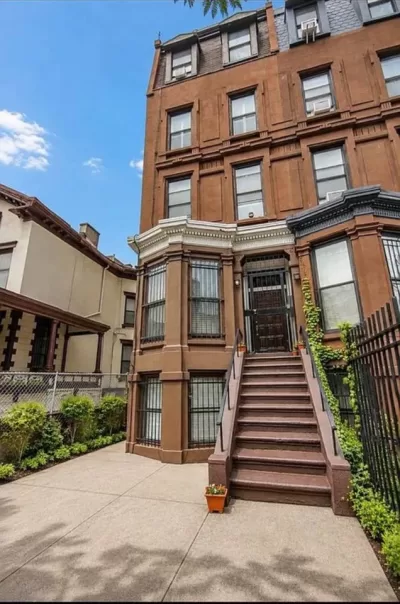 6BR House for Sale in Brooklyn, NY