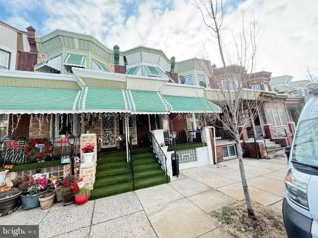 4BR Townhouse for Sale in Philadelphia, PA