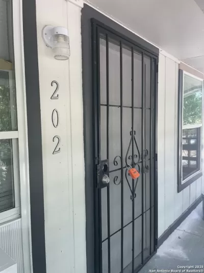 2BR House for Rent in San Antonio, TX