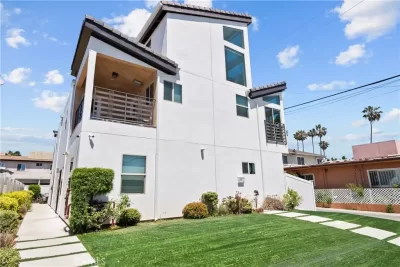 7BR Multi-Family for Sale in Inglewood, CA