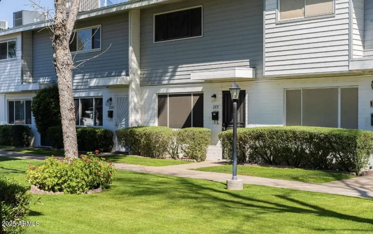 3BR Townhouse for Sale in Phoenix, AZ