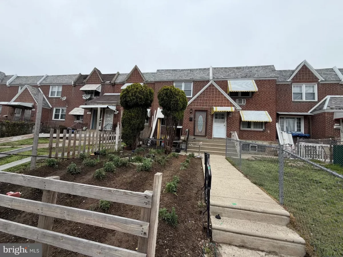 3BR Townhouse for Sale in Philadelphia, PA