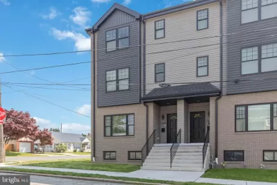 4BR Townhouse for Sale in Philadelphia, PA