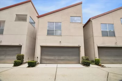3BR Townhouse for Sale in Houston, TX