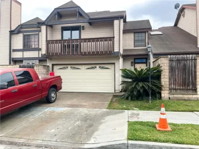 3BR Townhouse for Sale in Huntington Park, CA