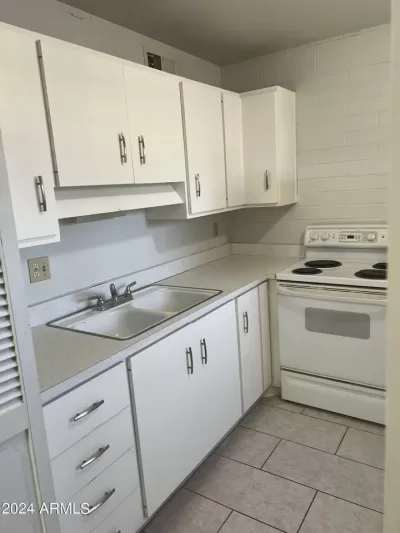 Condo for Sale in Phoenix, AZ