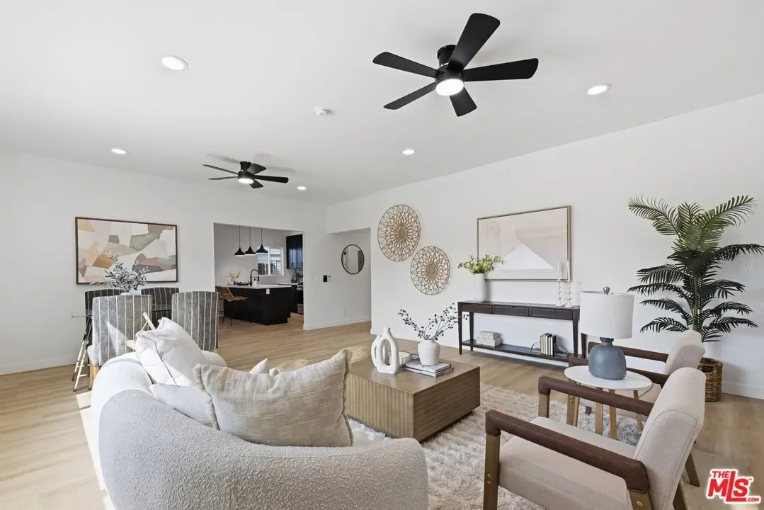 2BR Condo for Sale in Los Angeles, CA