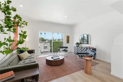 3BR Townhouse for Sale in Los Angeles, CA