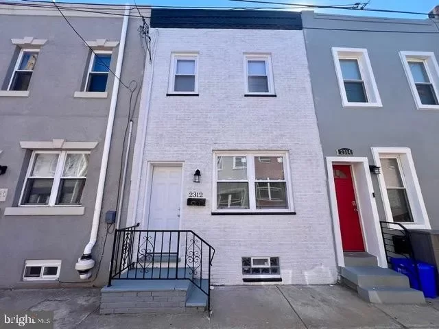 3BR Townhouse for Rent in Philadelphia, PA