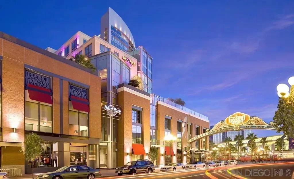 Condo for Sale in San Diego, CA