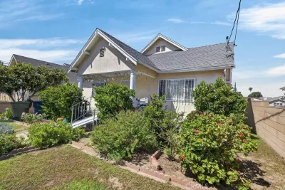 3BR Multi-Family for Sale in Los Angeles, CA