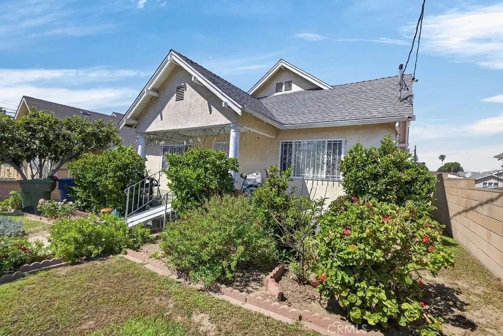 3BR Multi-Family for Sale in Los Angeles, CA