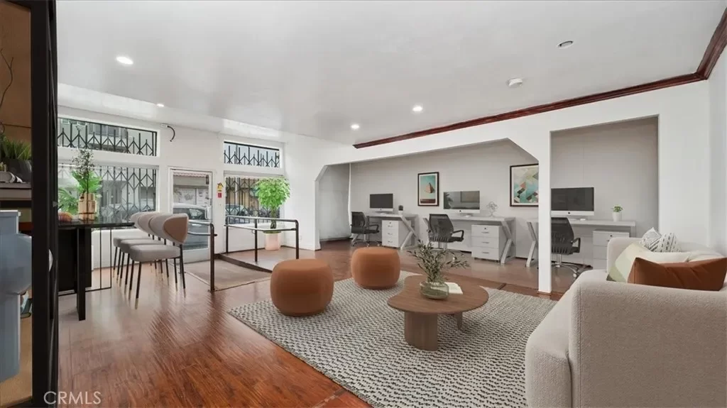 3BR Multi-Family for Sale in Los Angeles, CA
