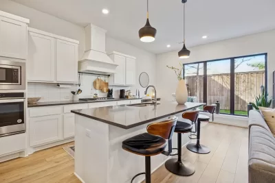 3BR Townhouse for Rent in Dallas, TX