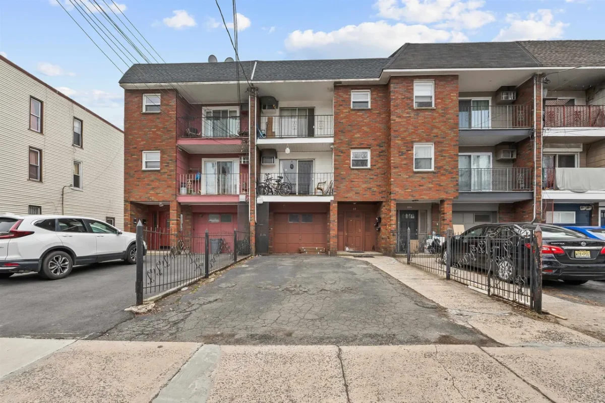 5BR Multi-Family for Sale in Jersey City, NJ