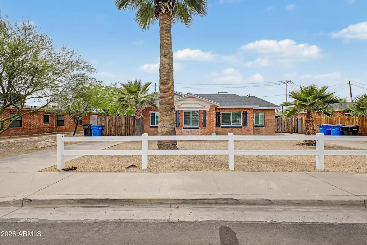 5BR Multi-Family for Sale in Phoenix, AZ