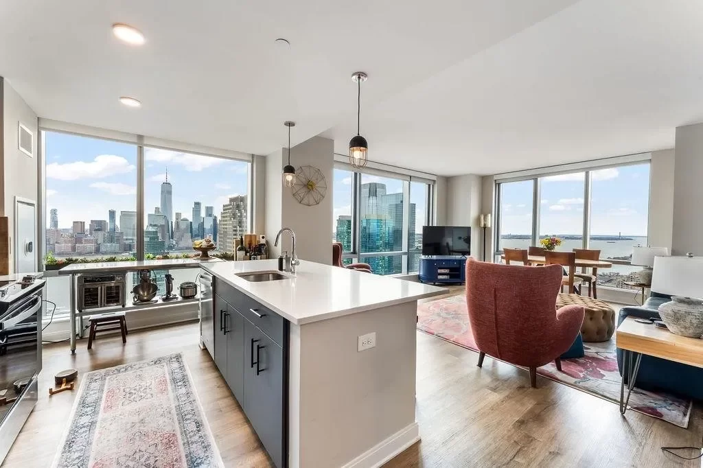 2BR Apartment for Rent in Jersey City, NJ