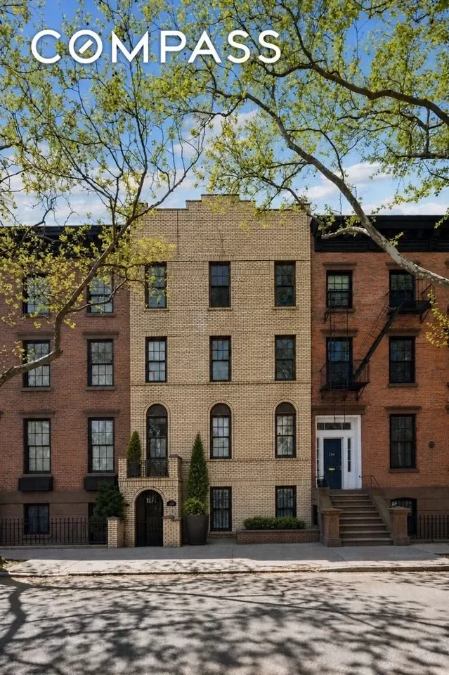 4BR Townhouse for Sale in Brooklyn, NY