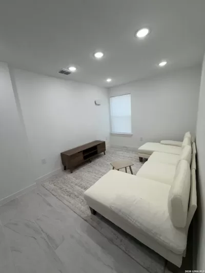 2BR House for Rent in San Antonio, TX