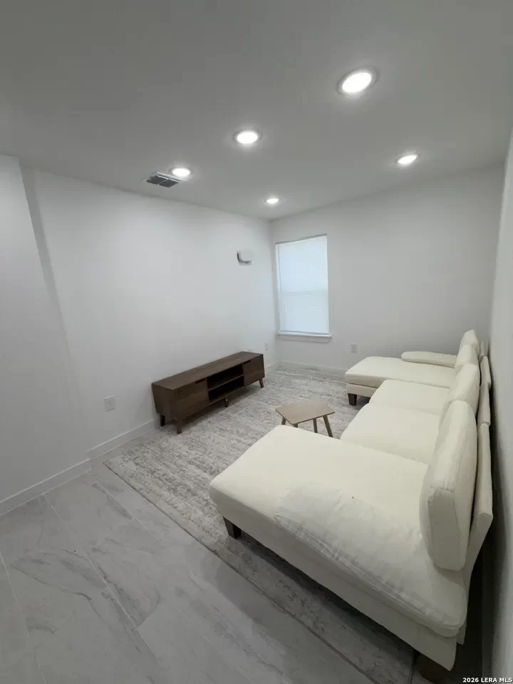 2BR House for Rent in San Antonio, TX